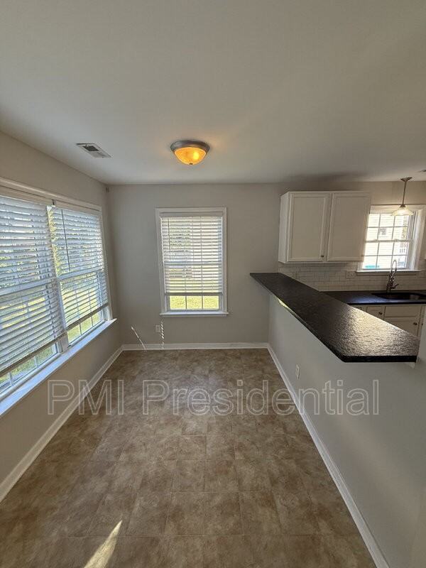 115 E 14th St - Photo 6 of 17