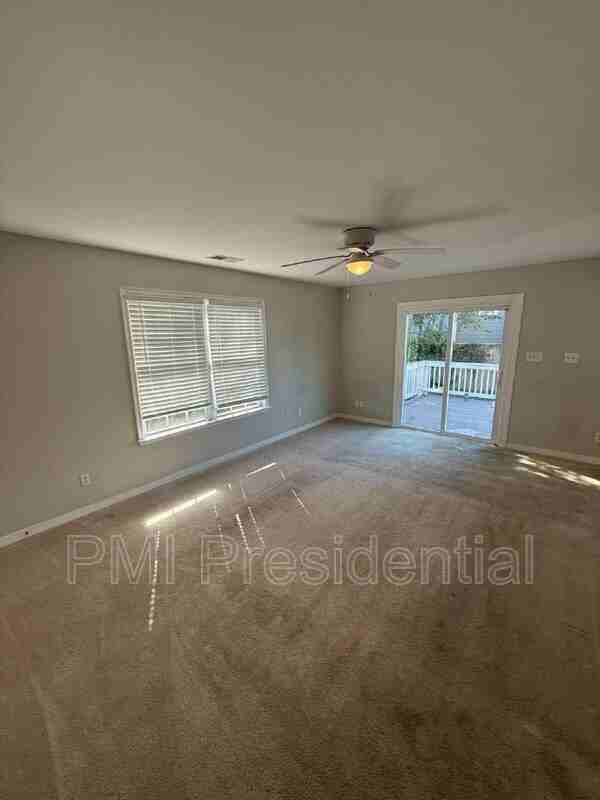 115 E 14th St - Photo 7 of 17