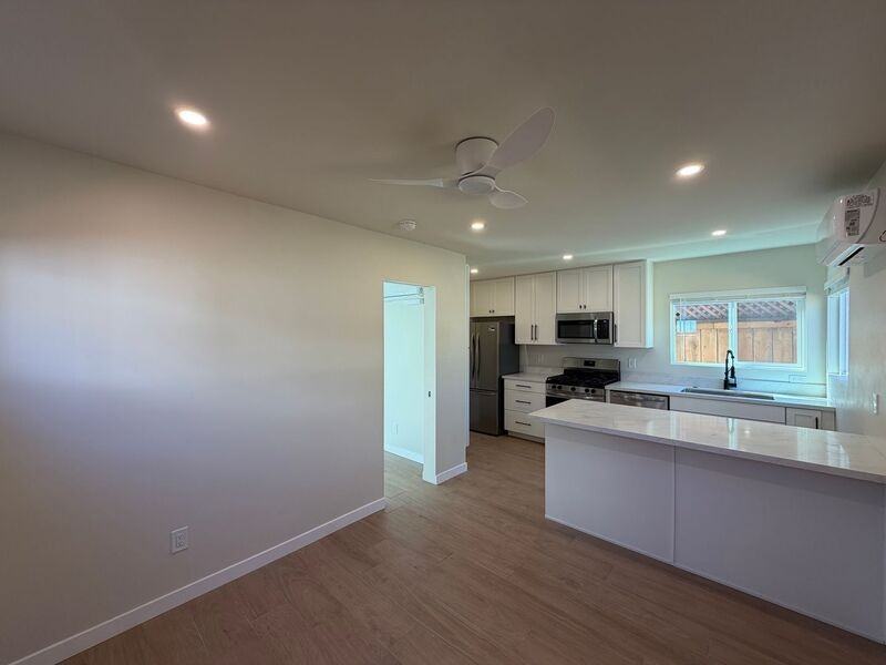 1023 Sapphire St - Photo 4 of 12