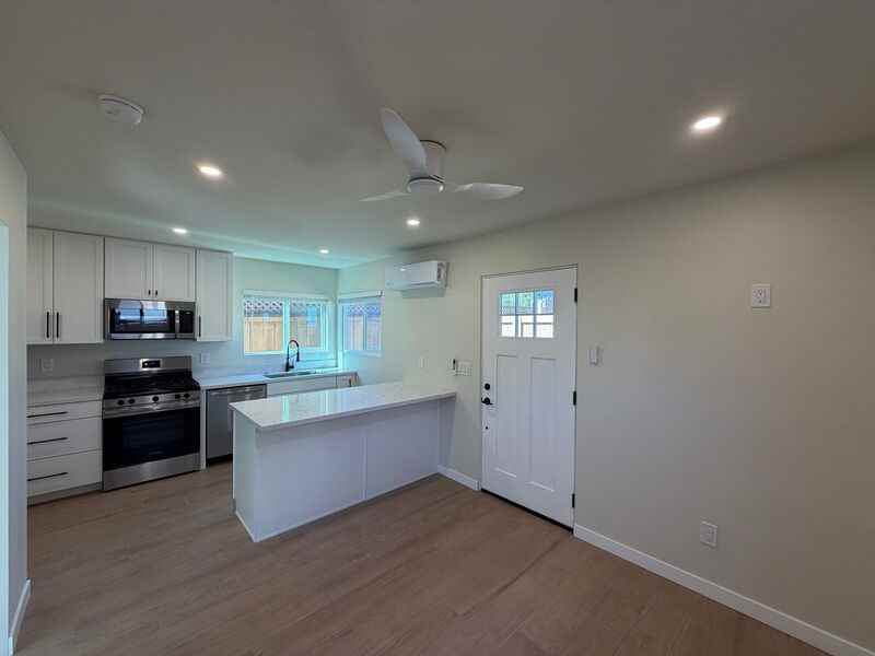 1023 Sapphire St - Photo 5 of 12