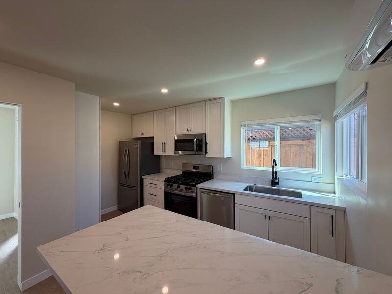 1023 Sapphire St - Photo 7 of 12