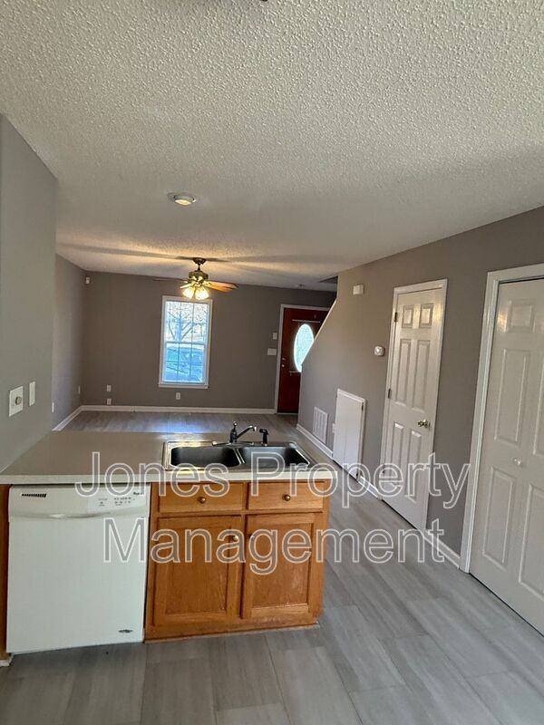 807 Grove St - Photo 3 of 8