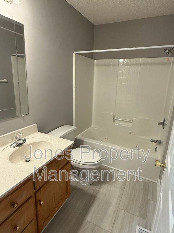 807 Grove St - Photo 7 of 8