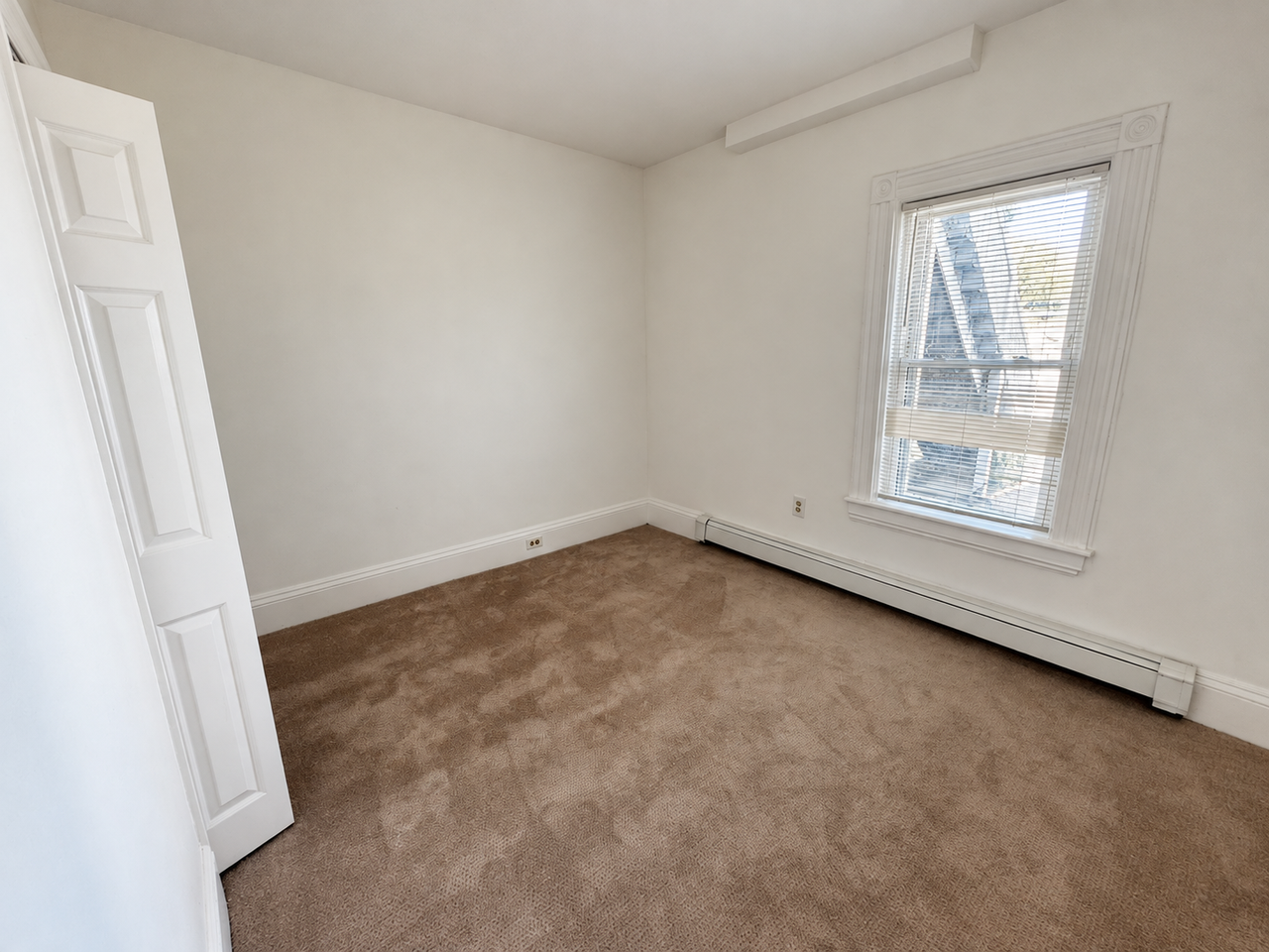 56 Bates Ave - Photo 5 of 8