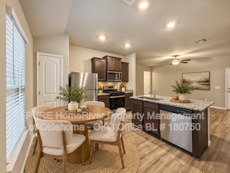 1609 Vermilion Ln - Photo 3 of 29