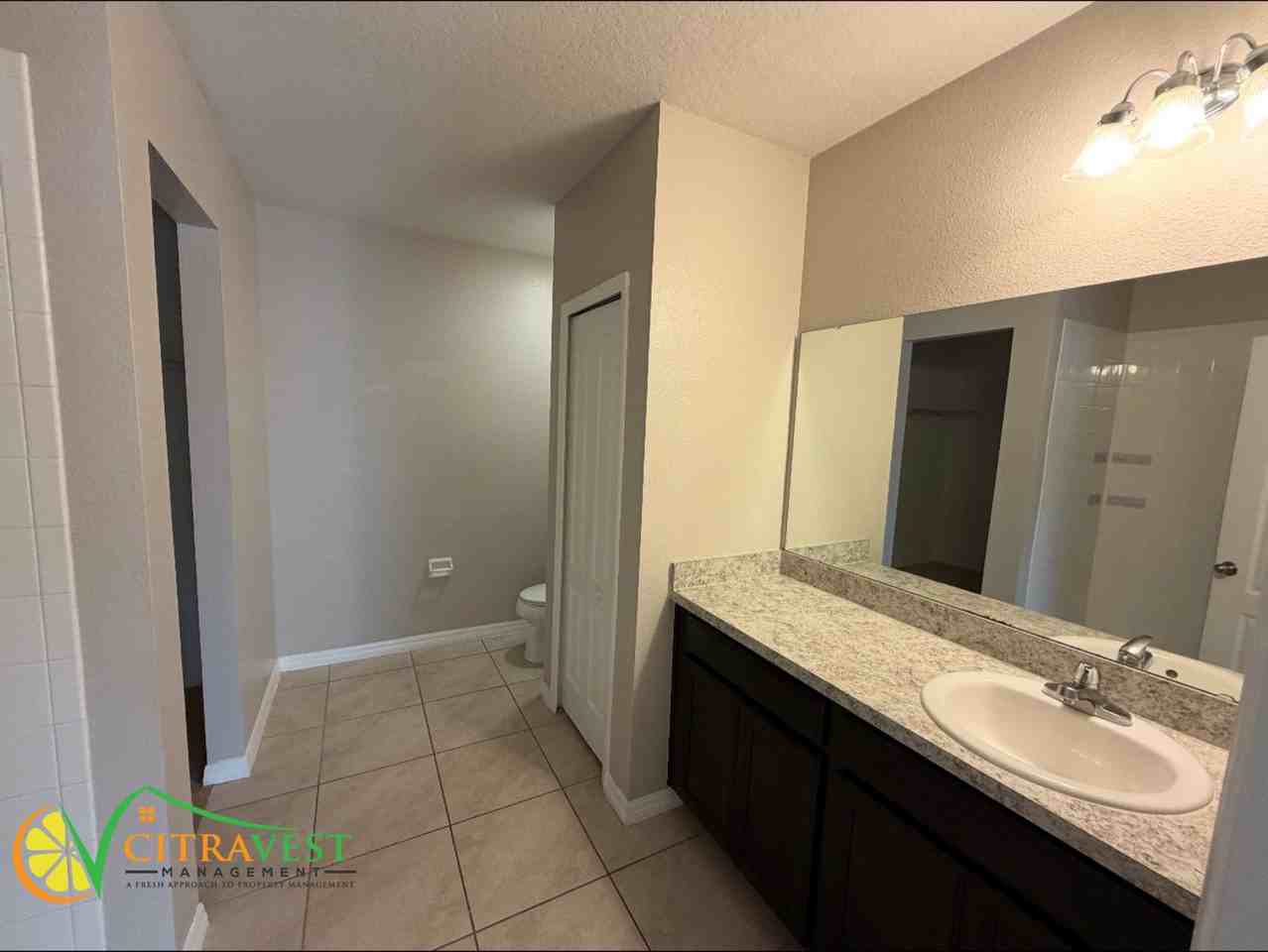 693 Lucerne Blvd - Photo 7 of 10