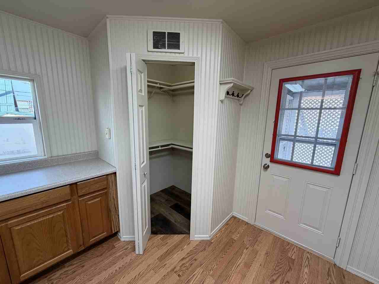 19 5th Ave W - Photo 4 of 24