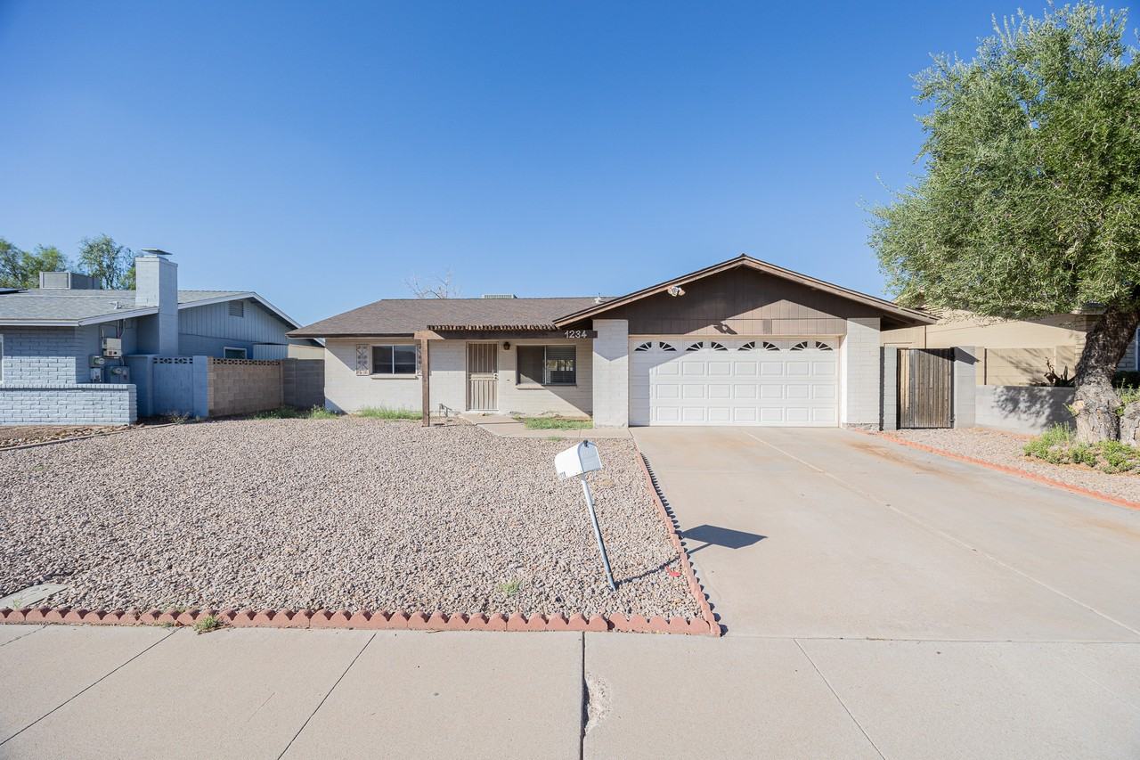1234 W Palomino Dr - Photo 2 of 37
