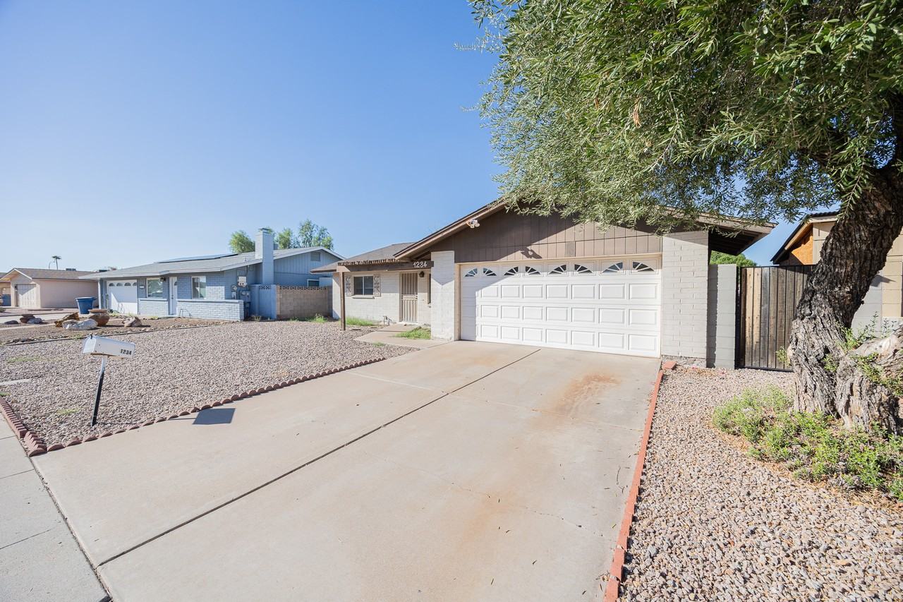 1234 W Palomino Dr - Photo 3 of 37