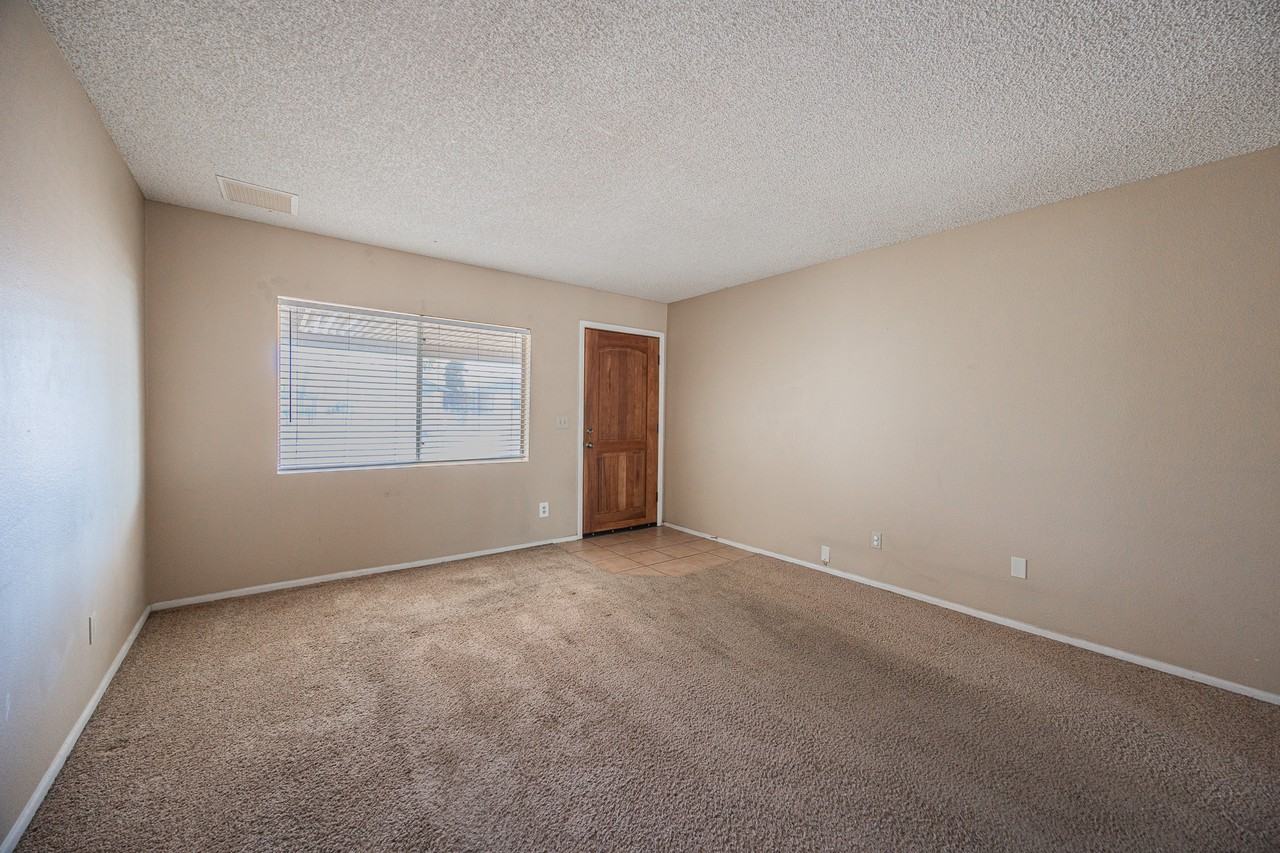1234 W Palomino Dr - Photo 4 of 37