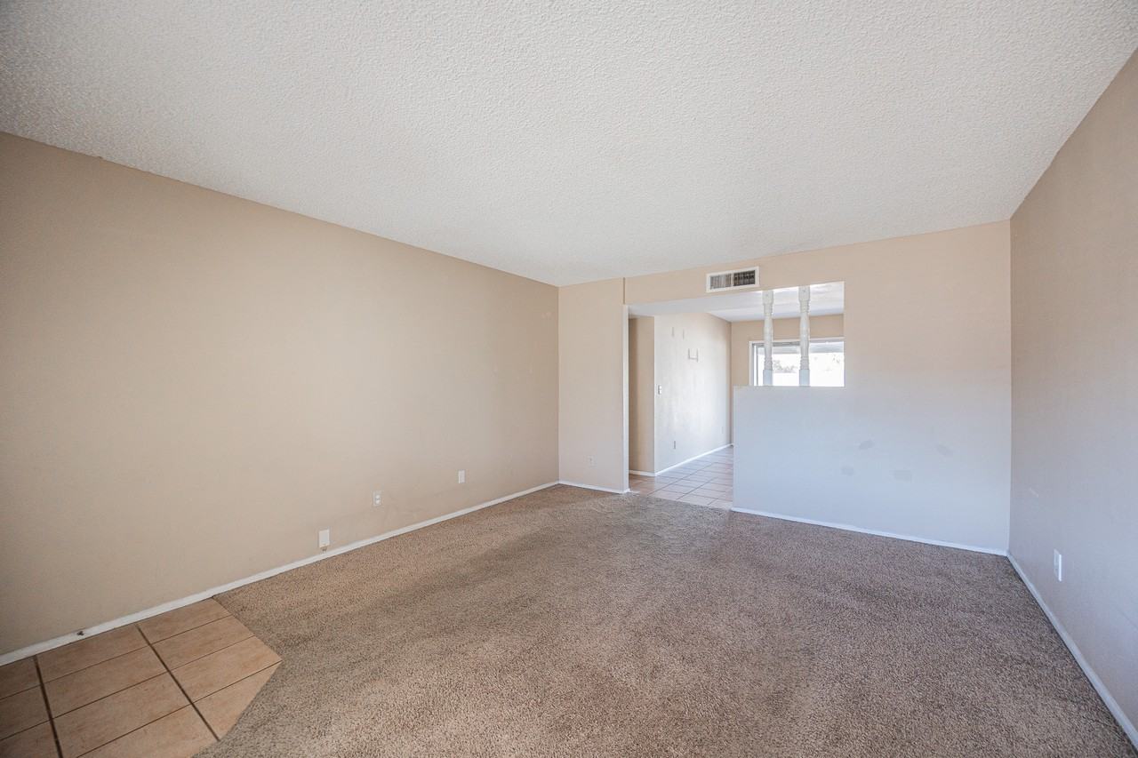 1234 W Palomino Dr - Photo 7 of 37