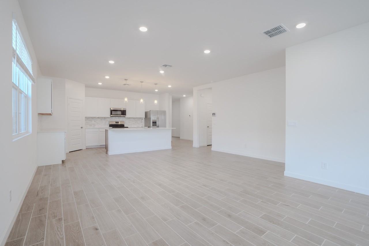 24192 W Hacienda Ave - Photo 5 of 31