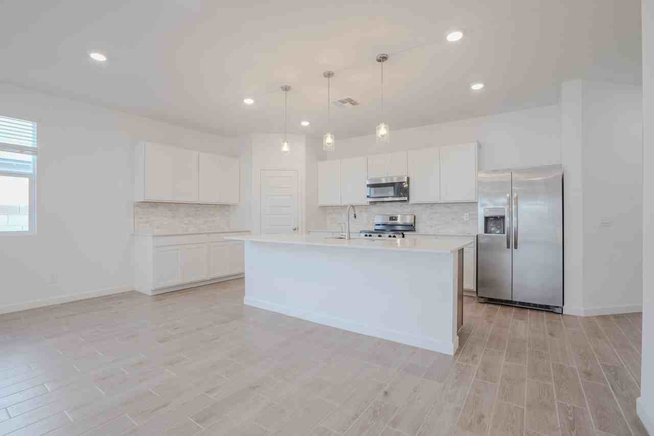 24192 W Hacienda Ave - Photo 6 of 31