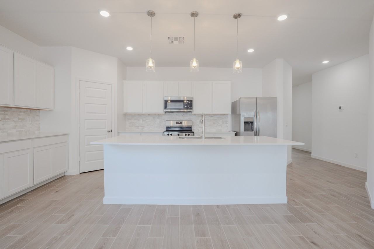 24192 W Hacienda Ave - Photo 7 of 31