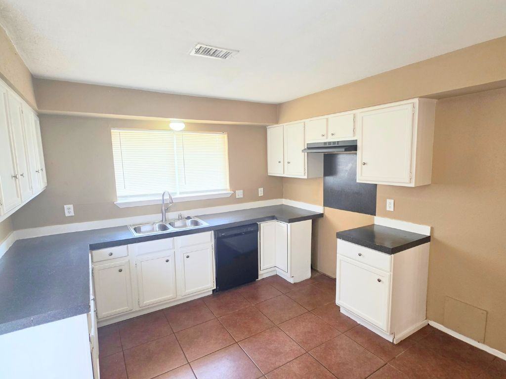 423 N Compass Rose Cir - Photo 7 of 19