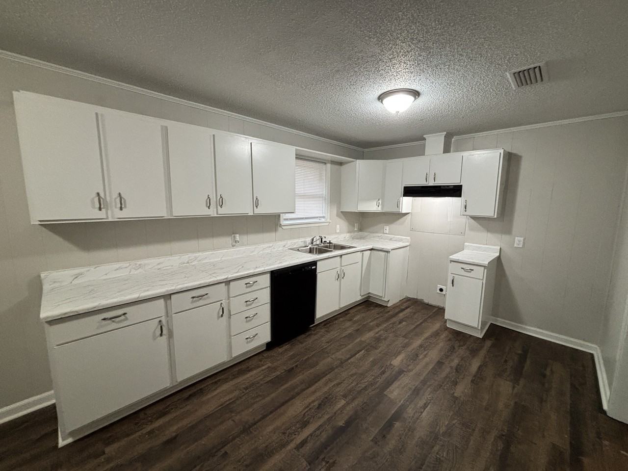 38 Robinson St - Photo 5 of 15