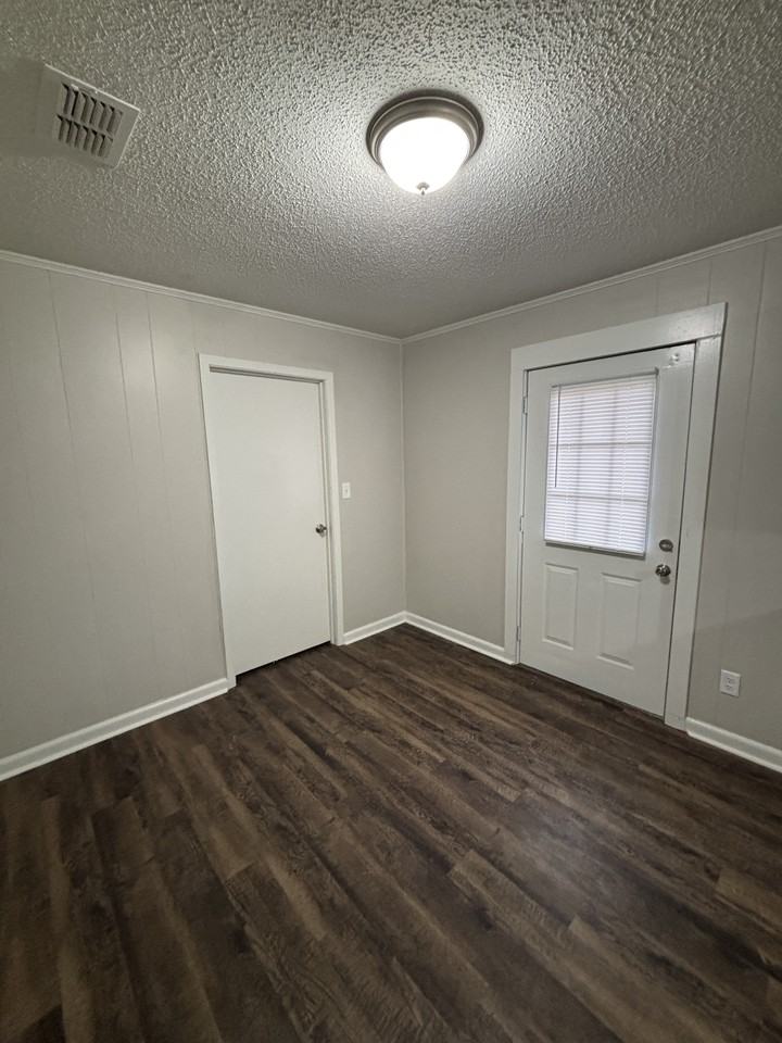 38 Robinson St - Photo 6 of 15