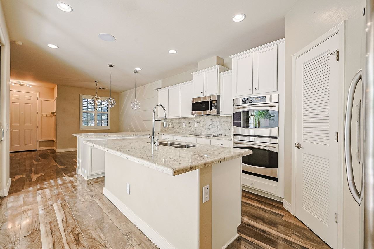 9009 W Nicolet Ave - Photo 5 of 41