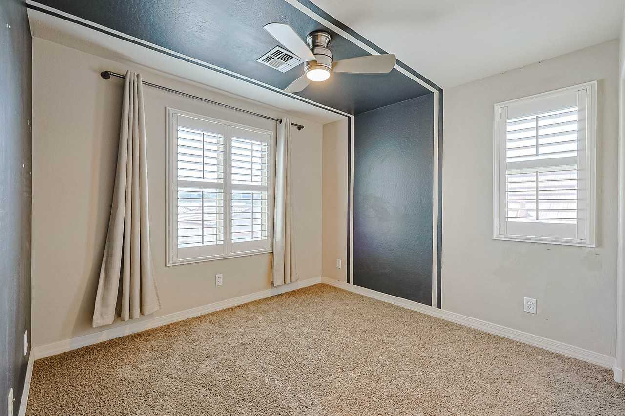 9009 W Nicolet Ave - Photo 7 of 41