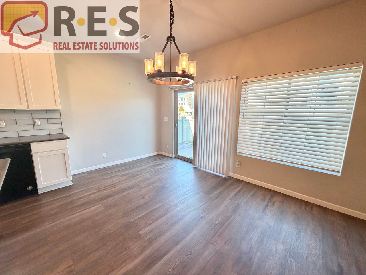 5364 Walden Ct - Photo 4 of 16