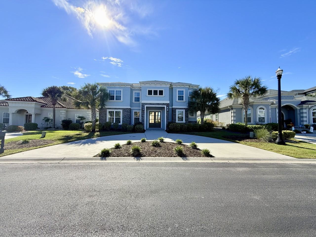 925 Bluffview Dr - Photo 2 of 50