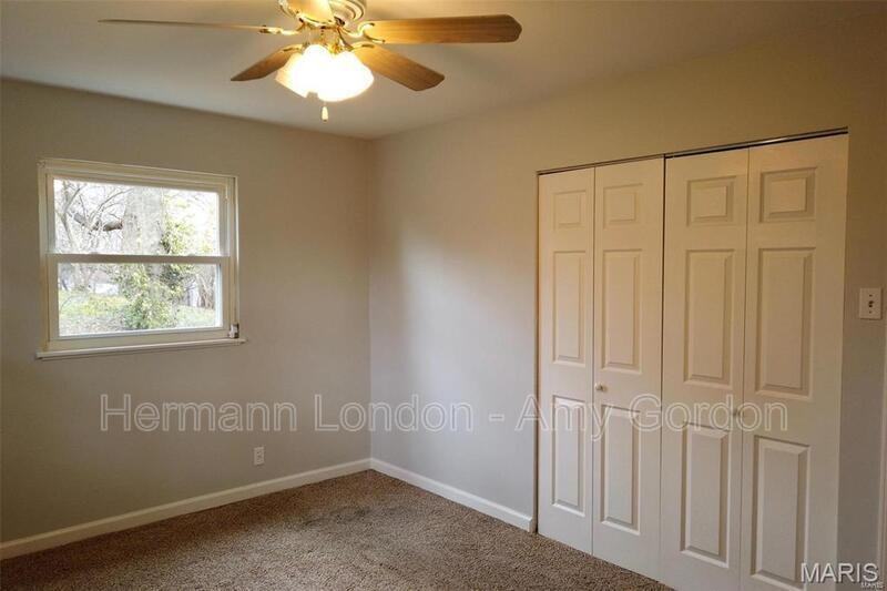 11120 Whitehall Manor Dr #2E - Photo 6 of 10