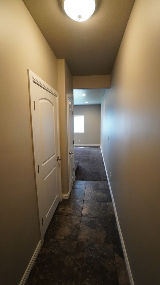 2895 Nw - Photo 2 of 22