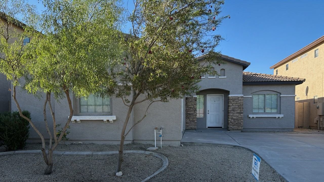 4939 W Beautiful Ln - Photo 2 of 39