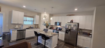 featured image of 606 Barrington Row Ave