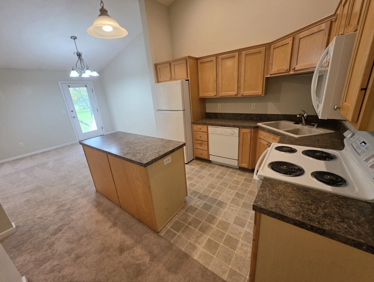 312 Northeast Xing - Photo 6 of 14