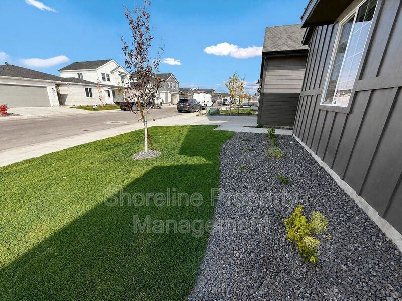 8547 W Millcreek Dr - Photo 2 of 29