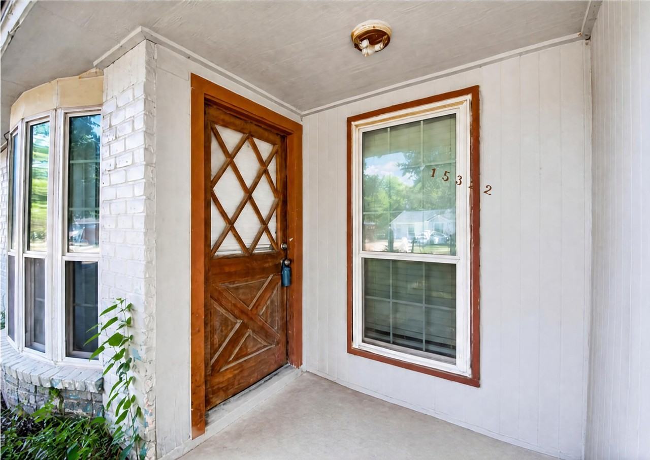 15322 Tonya Dr - Photo 2 of 24