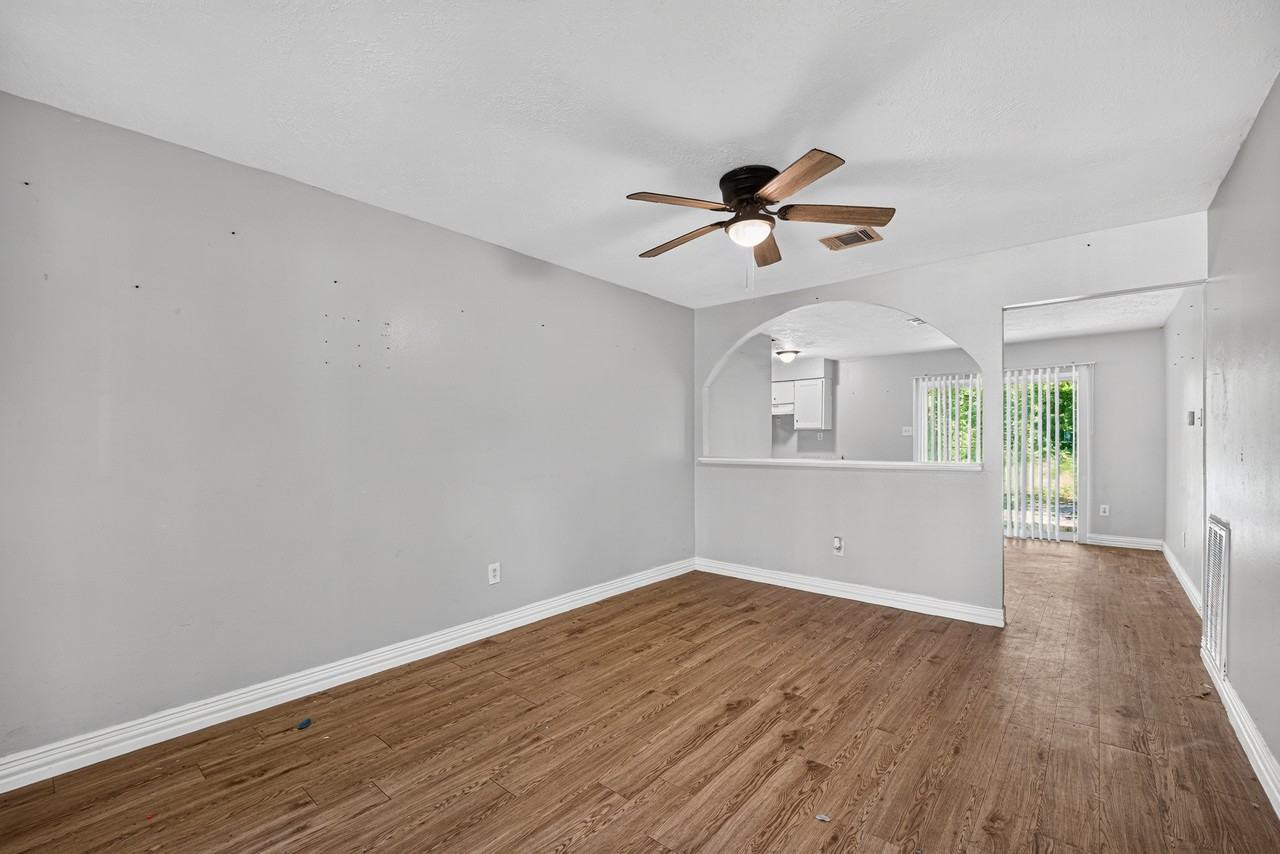 15322 Tonya Dr - Photo 5 of 24