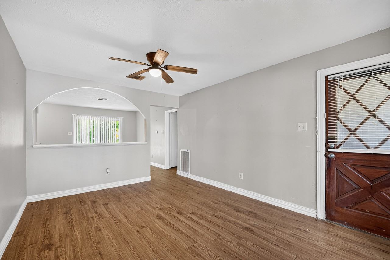 15322 Tonya Dr - Photo 6 of 24