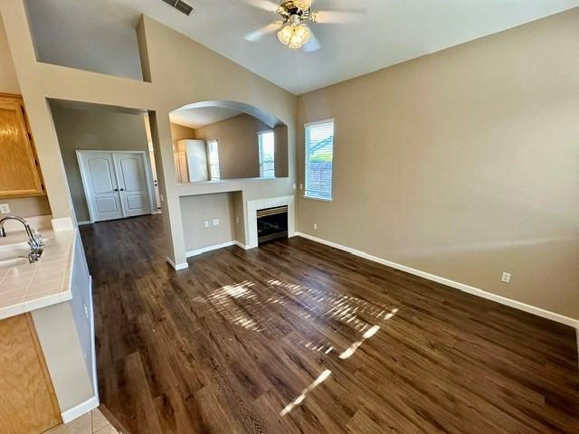 325 Leckenby Way - Photo 5 of 17