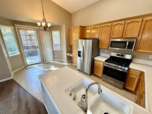 325 Leckenby Way - Photo 6 of 17
