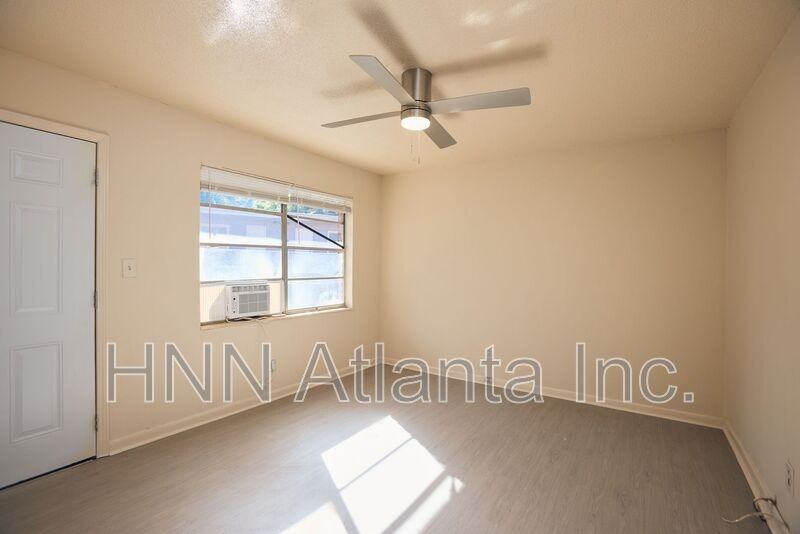 1171 Woodland Ave Ne #2 - Photo 3 of 6