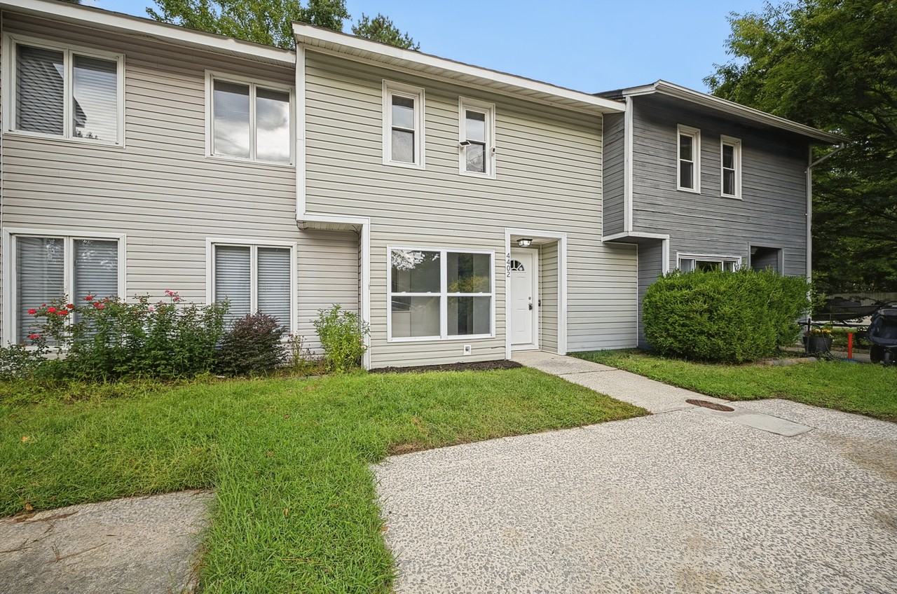4402 Dartmoor Ct - Photo 3 of 39