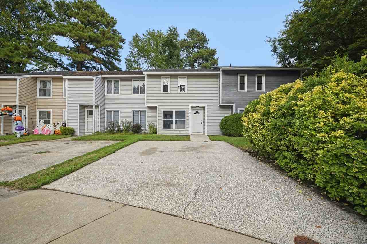 4402 Dartmoor Ct - Photo 4 of 39