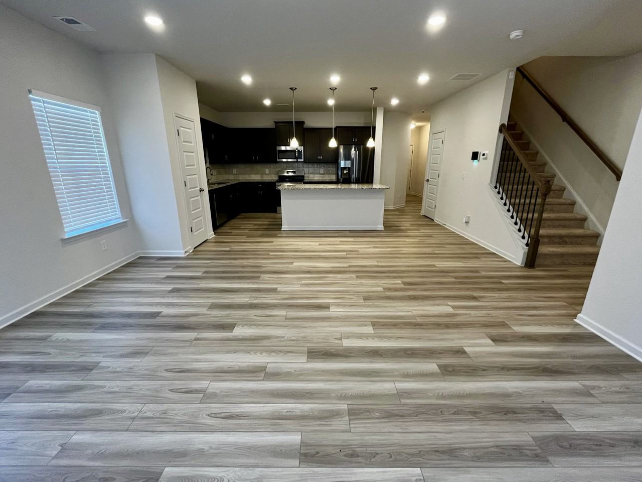 202 Bastian Dr - Photo 4 of 19