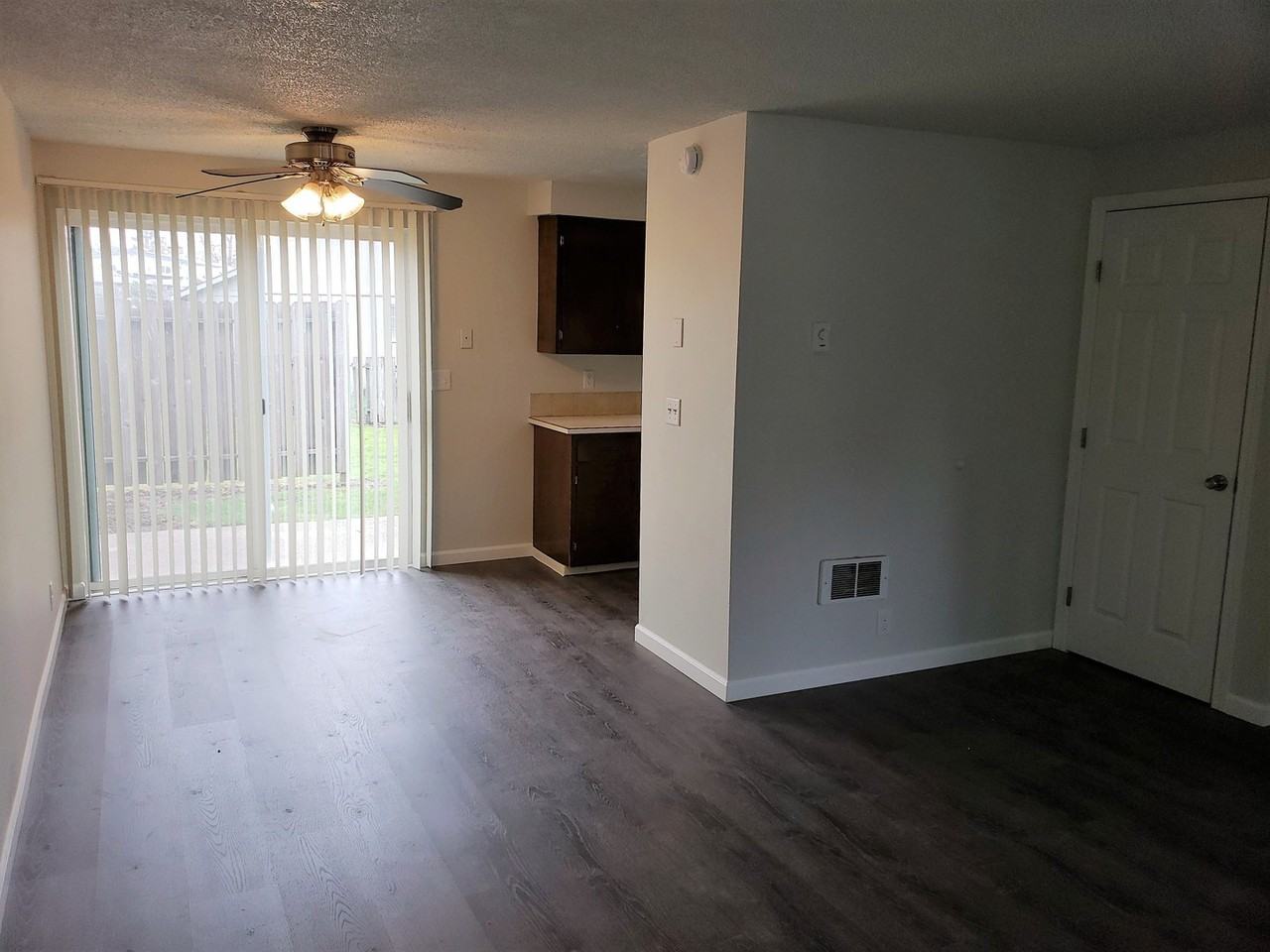 4337 Sean St - Photo 3 of 14