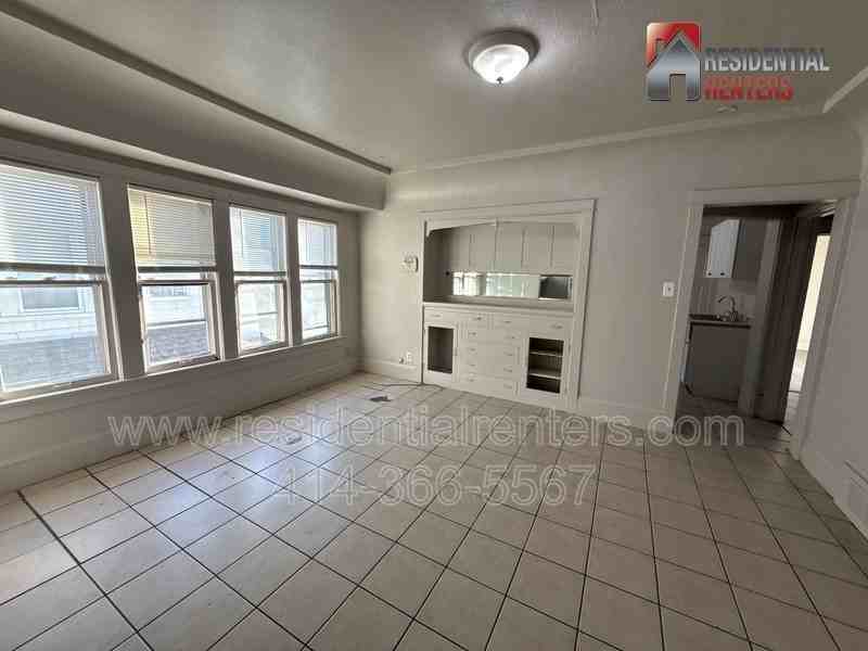 2747 N 49th St - Photo 4 of 11