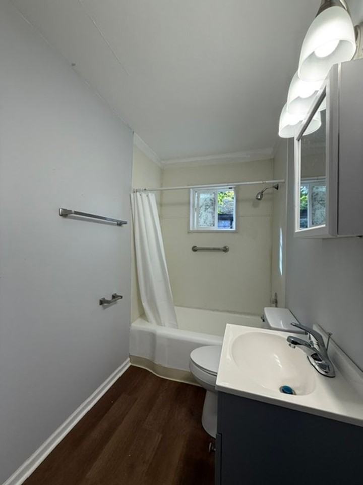 707 Royal Ave - Photo 6 of 14