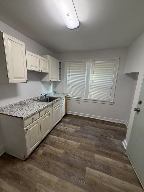 4240 Waverly St - Photo 3 of 7