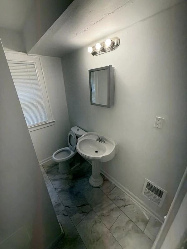 4240 Waverly St - Photo 5 of 7