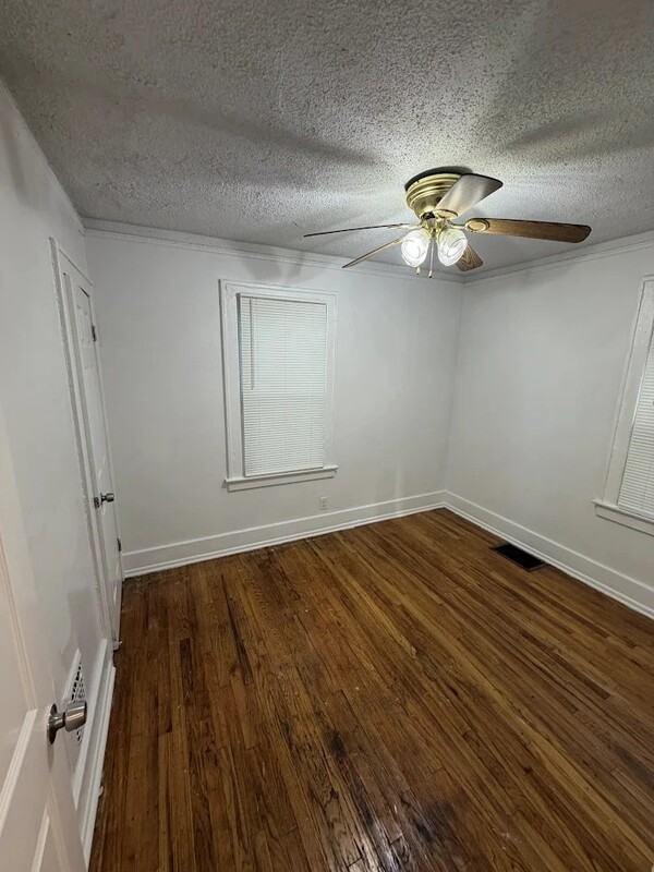 4240 Waverly St - Photo 7 of 7