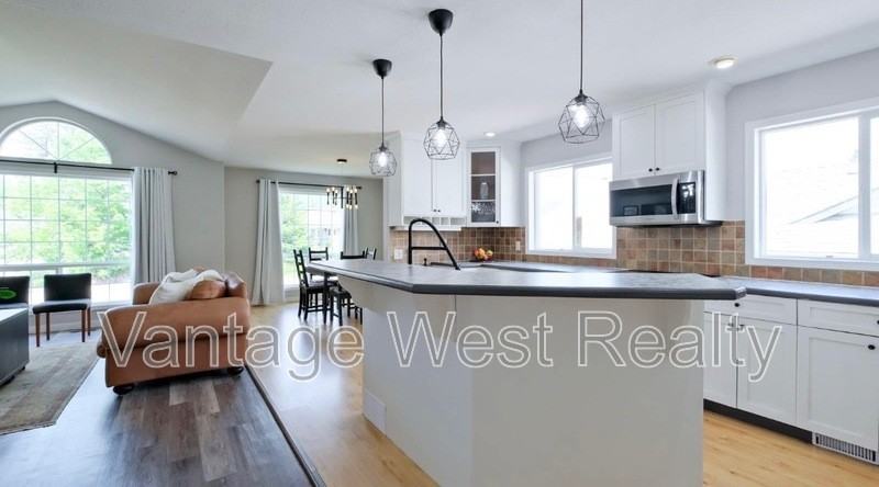 3219A Stonegate Crt - Photo 4 of 24
