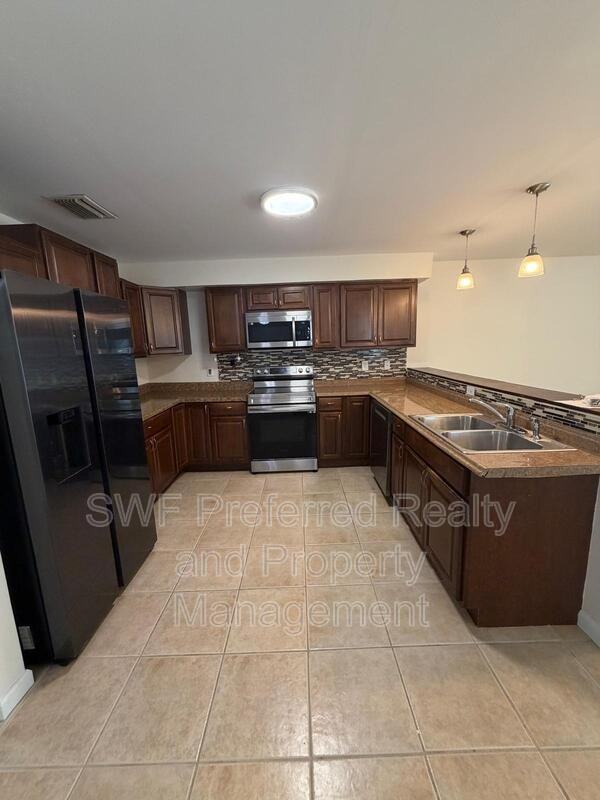 1152 Sw 47th Ter #2 - Photo 2 of 27