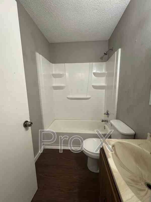 1116 S Elm C - Photo 6 of 10