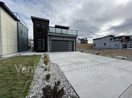 featured image of 3745 Astoria Dr